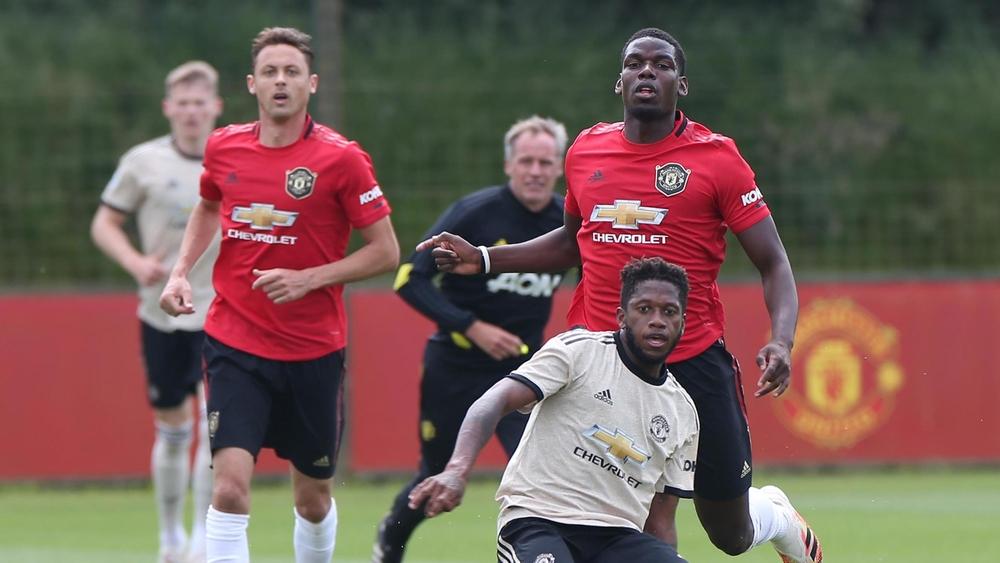 مانشستر يونايتد يلغي مباراة ودية بعد إصابة مدرب ستوك بفيروس "كورونا"