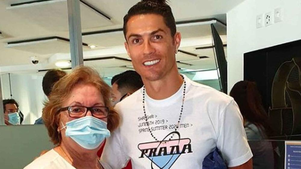 صحيفة إسبانية: "كريستيانو رونالدو خرق قواعد السلامة الصحية برحلته إلى البرتغال"