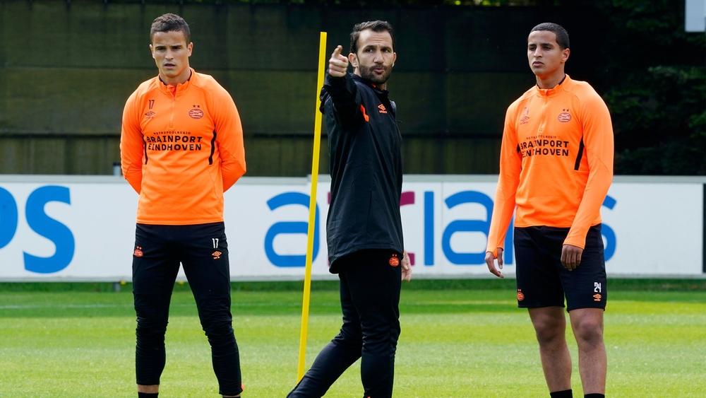 عادل رمزي: "إيحاتارن مغربي أصيل .. ودعوة الهولنديين له لا تعني أنه صار لاعبا لمنتخب "الطواحين" بشكل رسمي"