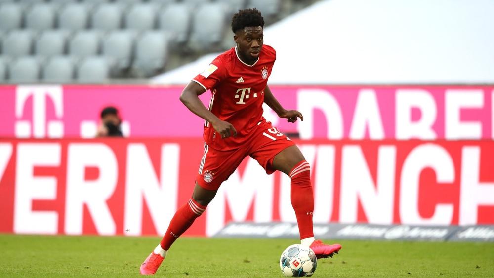 ألفونسو ديفيز يتجاوز رقم حكيمي ويصبح "أسرع لاعب في تاريخ البوندسليغا"