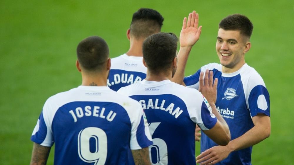 سوسييداد يفشل في استعادة المركز الرابع بخسارته أمام ألافيس