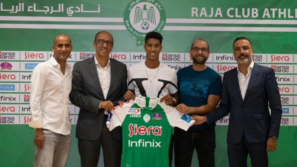 وكيل أعمال أحداد لـ"البطولة": "اللاعب سيواصل حمل قميص النسور إلى غاية نهاية جميع المسابقات التي يخوضها الفريق"