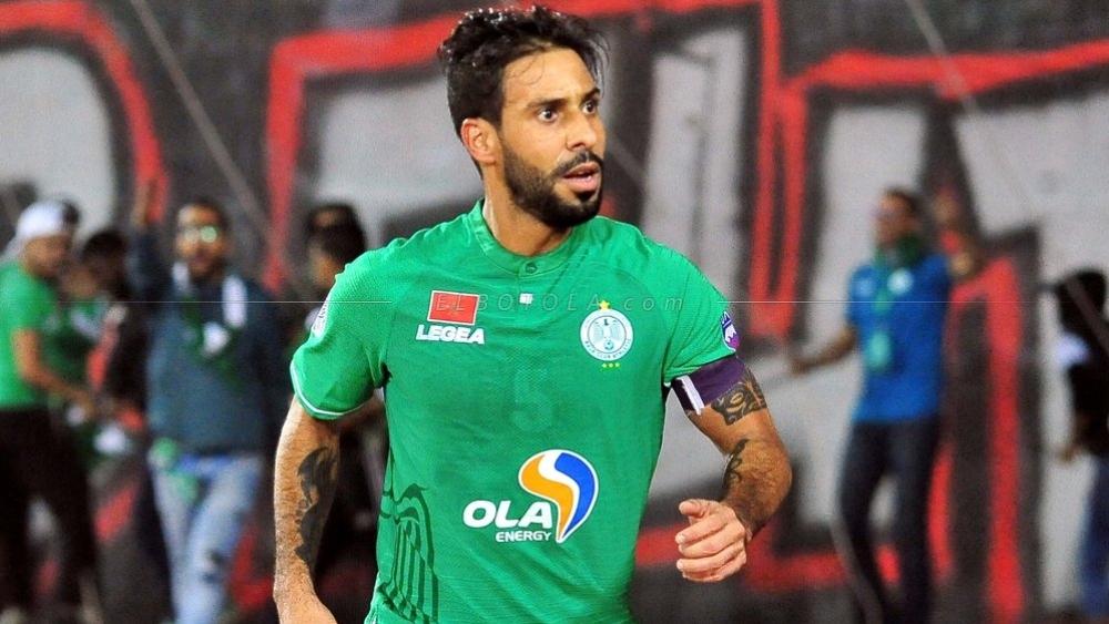 خاص | إدارة الرجاء تتوصل إلى اتفاق نهائي مع متولي لتجديد عقده مع الفريق لموسمين إضافيين