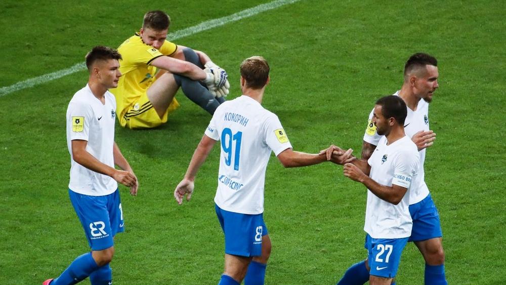 فريق روسي يقسو بـ"عشرة أهداف" على آخر رفض الانسحاب بعد إصابة ستة من لاعبيه بفيروس كورونا