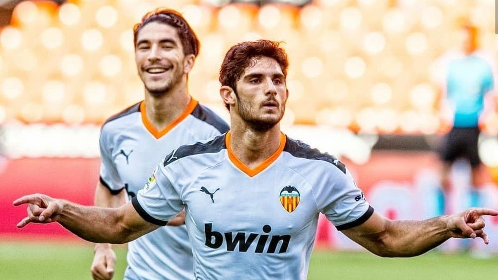 فالنسيا يهزم أوساسونا ويجدد آماله في اللعب بإحدى البطولات الأوروبية