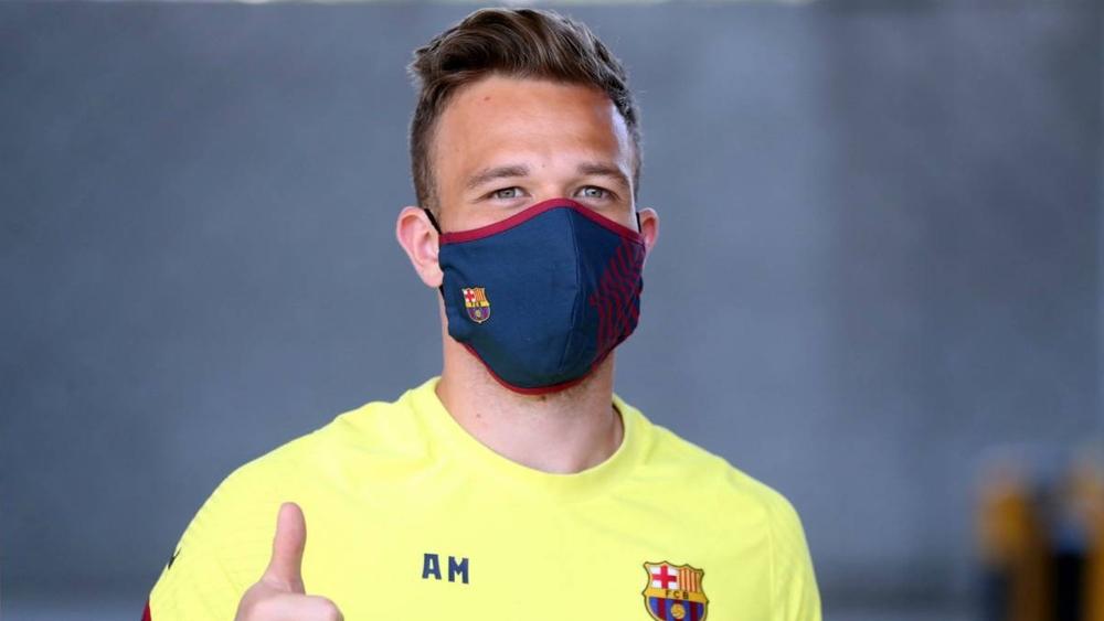 رغم أزمة كورونا.. "سكاي" تؤكد إغلاق صفقة انتقال أرتور إلى يوفنتوس مقابل 80 مليون يورو