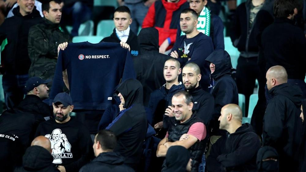بعد استئناف الدوري..رئيس الوزراء البلغاري يهدد بمنع حضور الأنصار بسبب خرقهم لقواعد "كوفيد 19" داخل الملعب..!