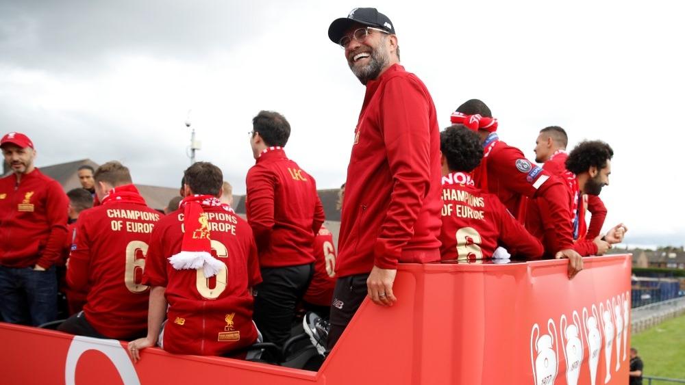 رغم كورونا.. ليفربول يحصل على "الموافقة" للاحتفال مع جماهيره عبر جولة في "حافلة مكشوفة"