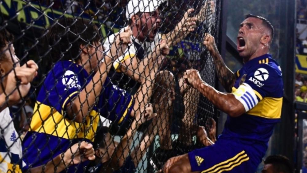 رسميا | تيفيز يجدد عقده مع بوكا جونيورز لستة أشهر أخرى ويتبرع براتبه كاملا لصالح المؤسسات الخيرية