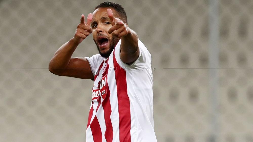 العربي يواصل مسلسل التهديف ويقود أولمبياكوس للفوز بلقب الدوري اليوناني