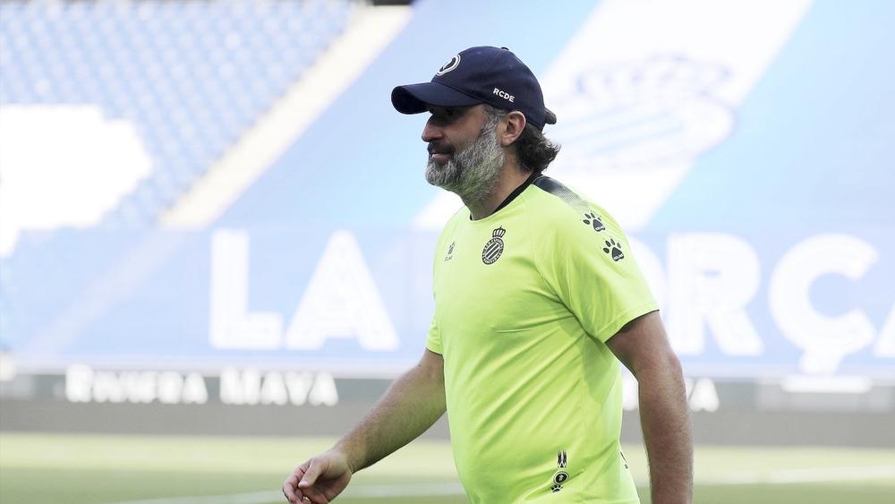 مدرب إسبانيول: "فخور بأداء لاعبي فريقي أمام ريال مدريد"