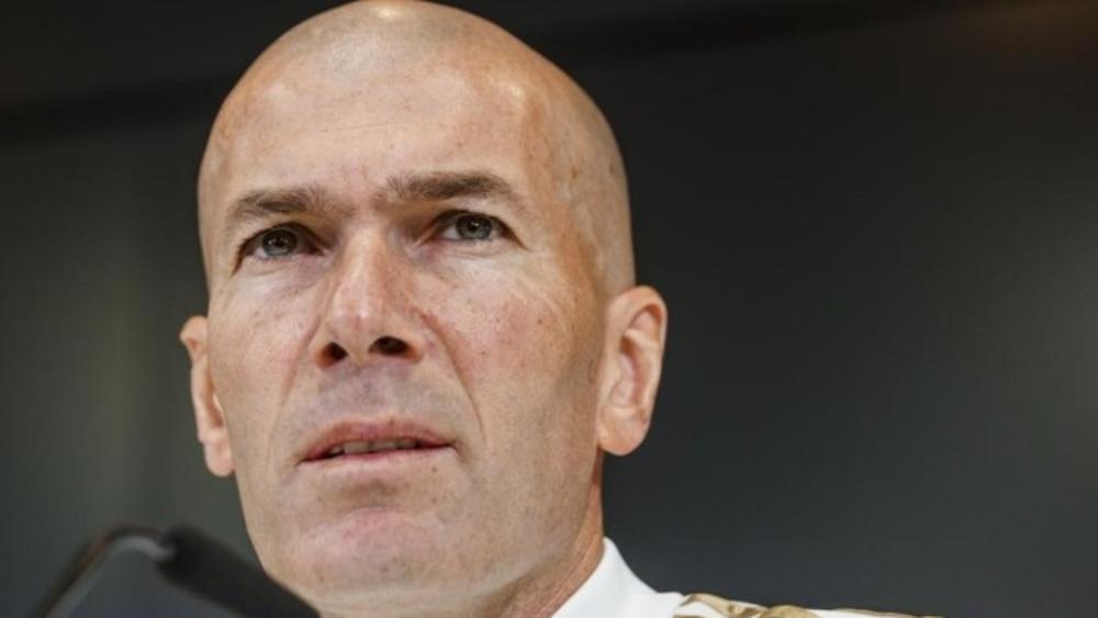 زيدان يرفض تفسير سبب التفريط في "أشرف حكيمي" لجماهير ريال مدريد