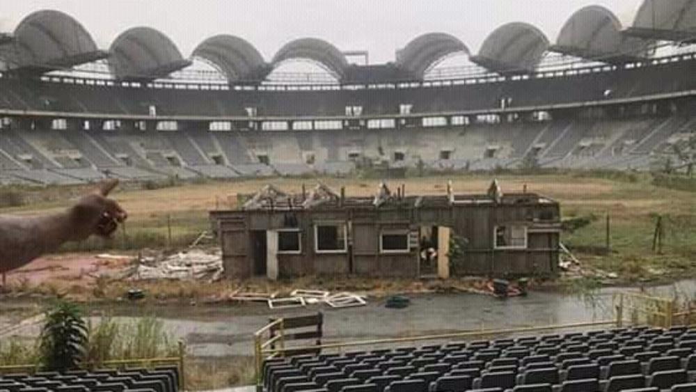 "منظر كئيب" في ملعب "عمر بونغو" الذي تأخر تجهيزه لكأسي أمم أفريقيا 2012 و2017!