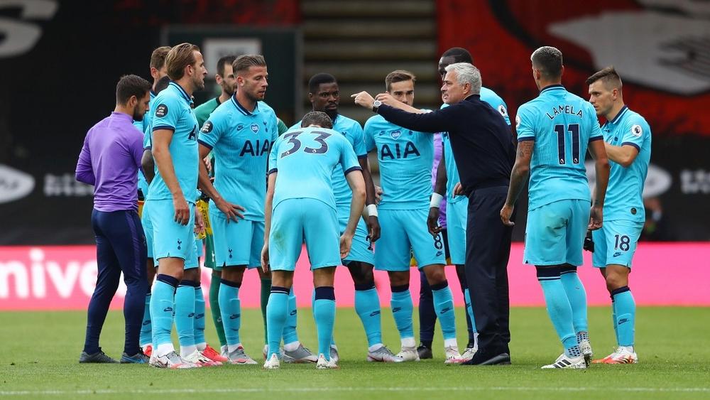 توتنهام يواصل إهدار النقاط والابتعاد عن المراكز المؤهلة للمسابقات الأوروبية