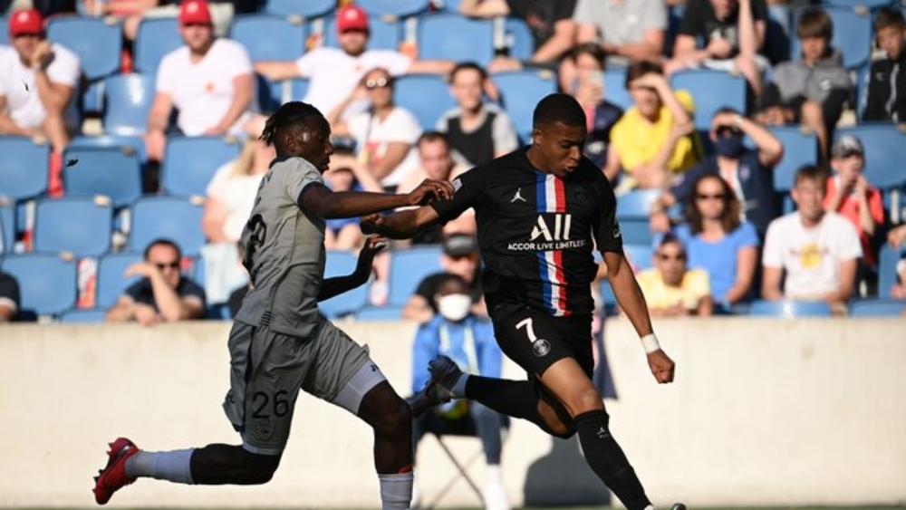 في مباراة أعادت الجماهير إلى المدرجات .. سان جيرمان يواجه لوهافر ودياً بحضور 5000 مناصر