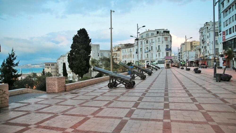 وزارة الداخلية تُعيد تشديد قيود "الحجر الصحي" على بعض مناطق مدينة طنجة