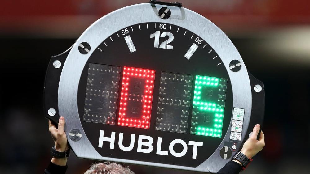 رسميا | الـ"فيفا" يعلن تمديد قرار "5 تبديلات" في المباراة لغاية غشت 2021