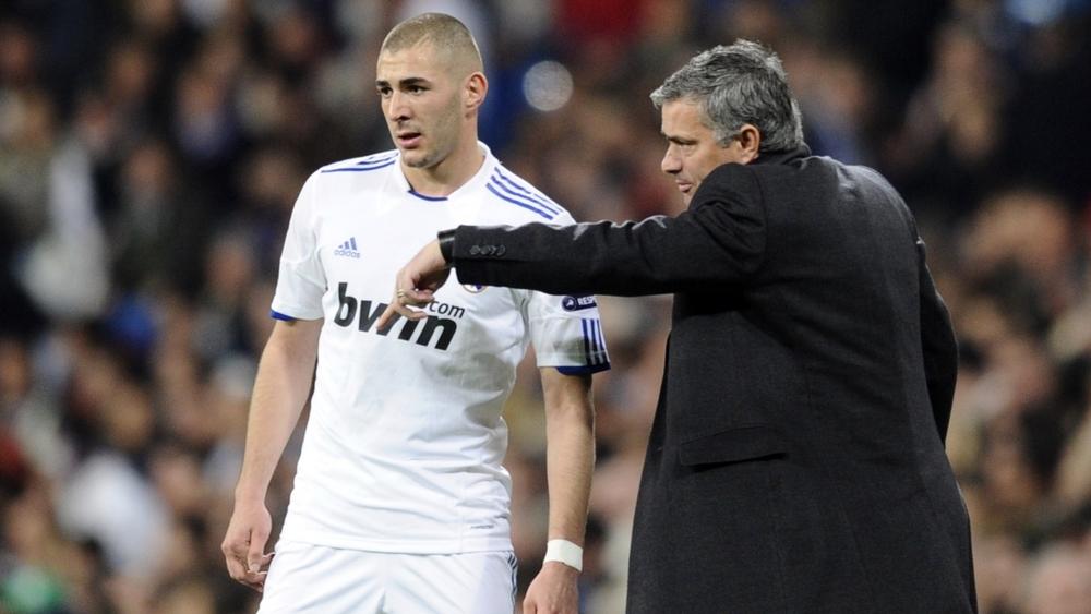 وكيل بنزيما السابق: "علاقته مع مورينيو لم تكن جيدة وكان يخبرني بأنه يريد العودة إلى ليون لكنني منعته"