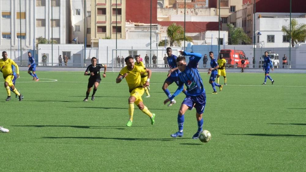 في المغرب فقط.. مباراة بين فريقين في "دوري يدّعي الاحترافية" تنتهي بتعادل فريق وهزيمة الآخر!