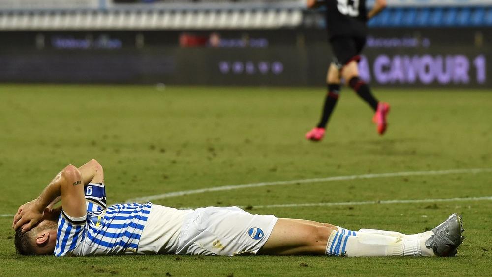 سبال "يودع" رسميا "السيري آ" وفوز نابولي وفيورنتينا