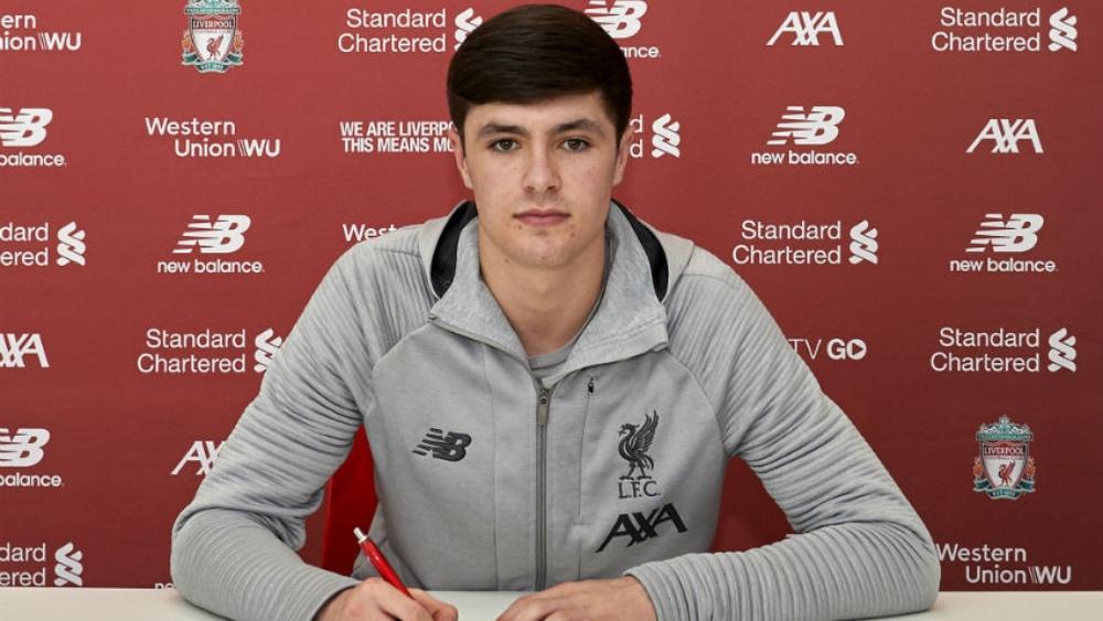 ليفربول يبرم عقداً جديداً مع لاعبه الشاب لايتون ستيوارت