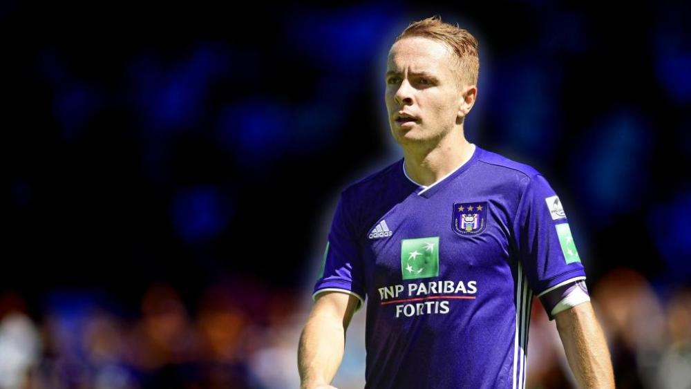 الأهلي مهتم بضم الفرنسي تريبيل من أندرلخت "العاجز" عن تحمّل راتبه