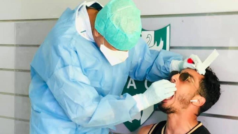 "كورونا" يواصل اقتحام الأندية الوطنية .. "الكاك" يُعلن إصابة أحد لاعبيه بالفيروس