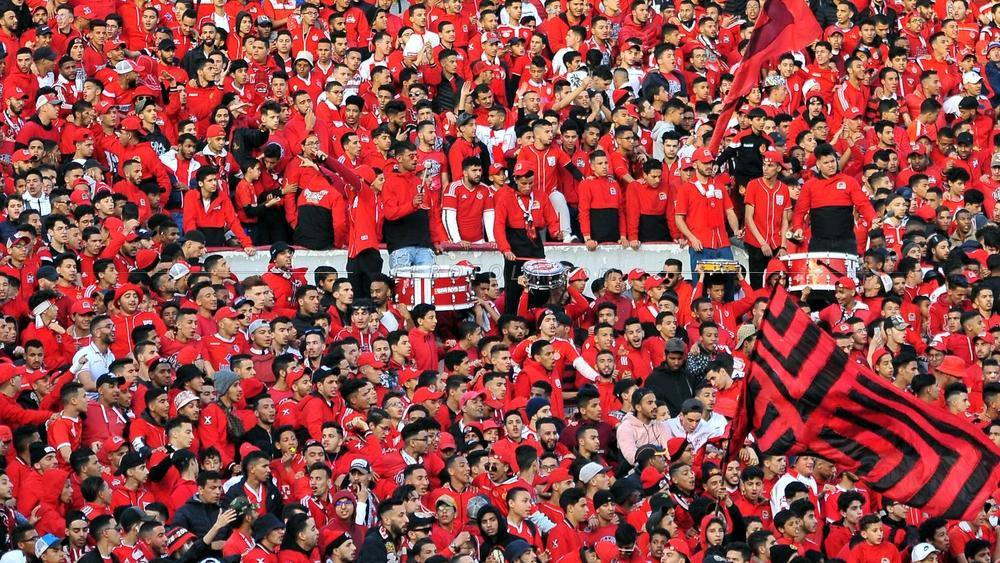 "الكاف" يمدح أنصار الوداد: "يعيشون كل ثانية كأنها الأولى في حب الوداد!"