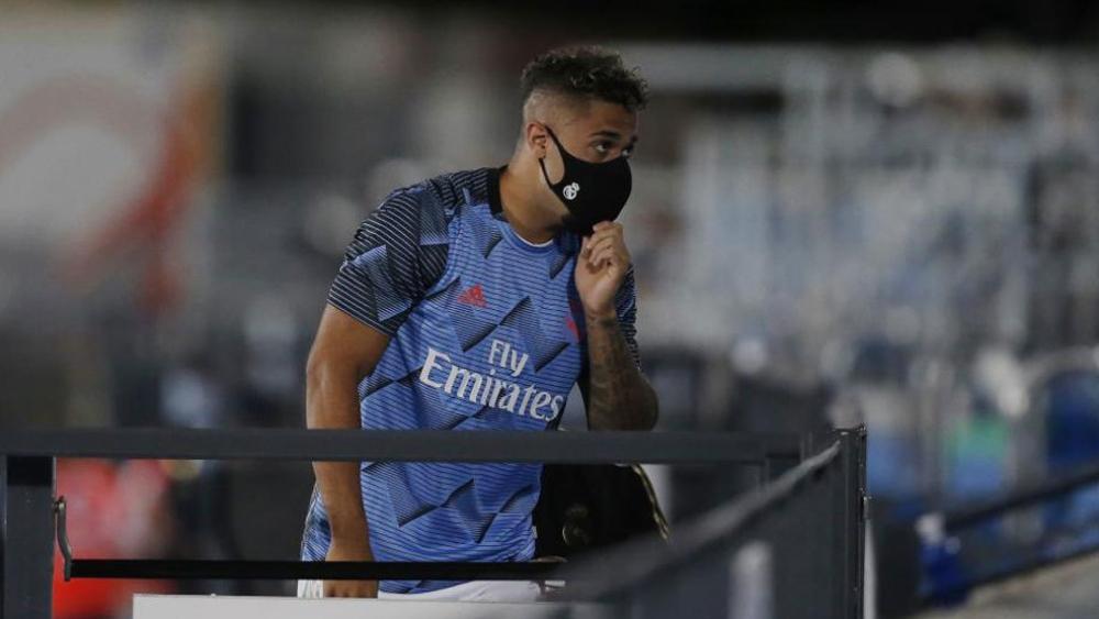 قبل السفر إلى مانشستر .. مهاجم ريال مدريد "ماريانو دياز" يُصاب بكورونا