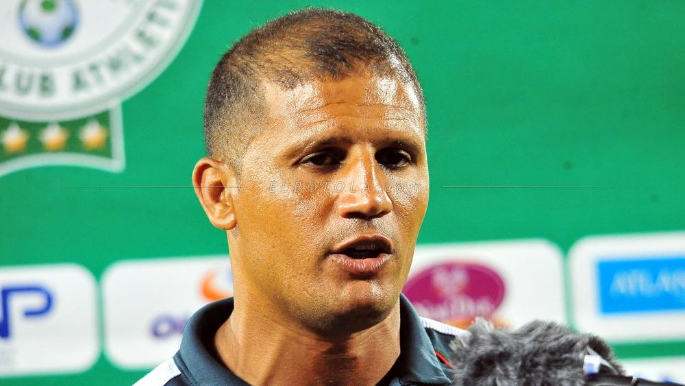 مساعد مدرب يوسفية برشيد: "الرجاء بَعْثر أوراقنا بالهدف الأول .. ولست راضيا عن النتيجة"