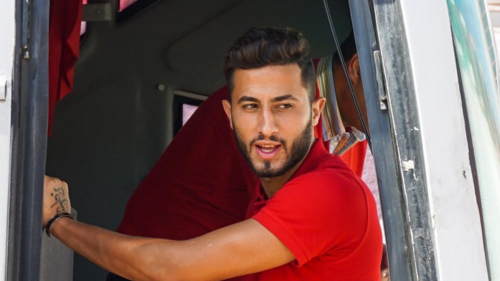 الوداد يغادر مركب "بنجلون" في اتجاه مطار "محمد الخامس" للتوجّه "جواً" إلى وجدة