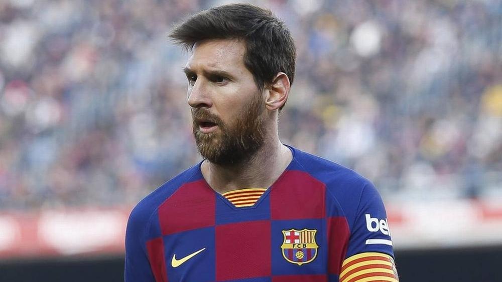 ميسي "يقطع" إجازته لعقد اجتماع مع كومان.. وقناة أرجنتينية تؤكد: "احتمالية رحيله أصبحت واردة"