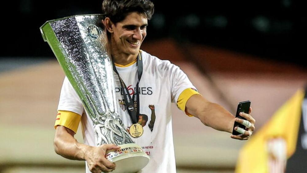 بونو يُلمح لاستمرار مغامرته مع إشبيلية.. ويؤكد: "لقب الدوري الأوروبي شيء تاريخي بالنسبة لي"