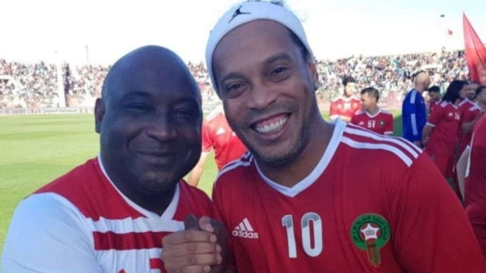 رونالدينيو يمثل أمام القضاء للحسم في اعتقاله أو إطلاق سراحه