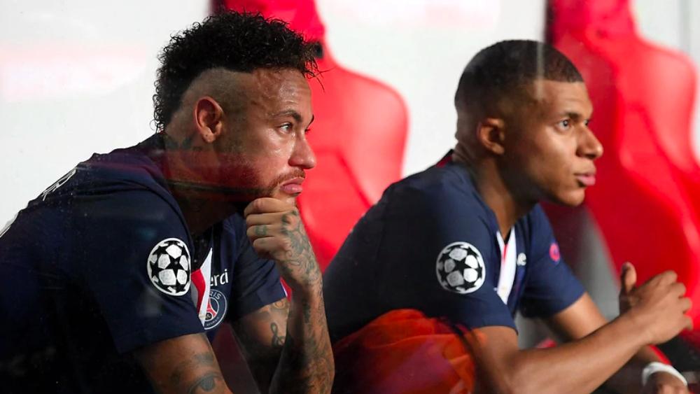 باريس سان جيرمان يُغلق الباب أمام رحيل نجومه بعد خسارة نهائي دوري الأبطال