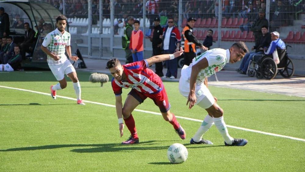 العصبة تؤخِّر مباراة الدفاع الجديدي والمغرب التطواني بساعتيْن وتُبرمجها في الـ8 مساءً