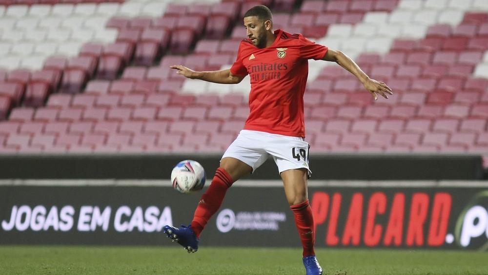 عادل تاعرابت في مفكرة أندية يونانية وروسية وإيطالية