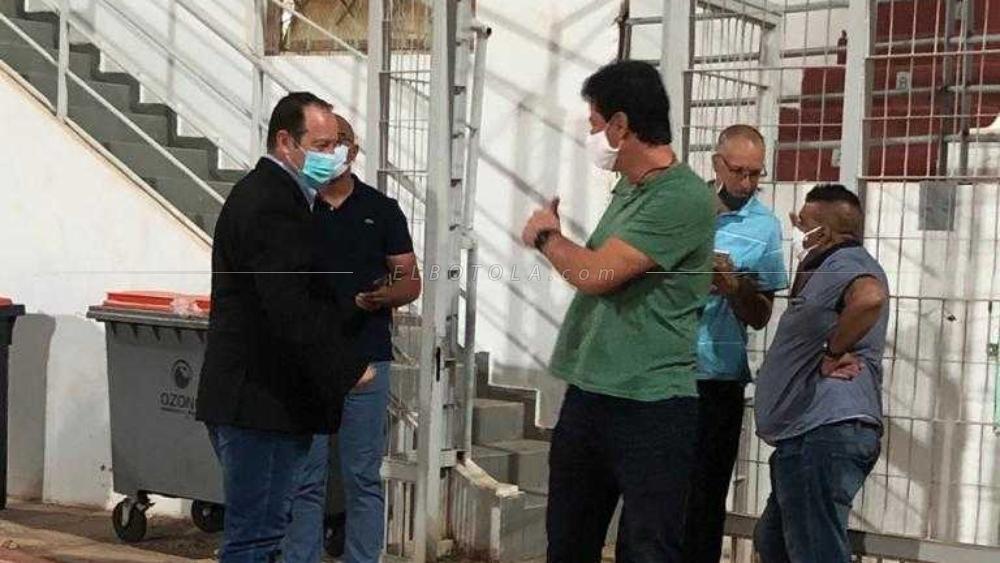 خاص | كركاش "المُصاب بكورونا" حاضر في ملعب الفوسفاط قبل مواجهة ا.طنجة!