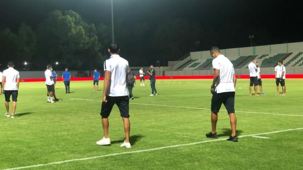 خاص | السلطات تقرر عدم إجراء مباراة أ.خريبكة وا.طنجة بسبب دخول كركاش "المُصاب بكورونا" إلى الملعب!