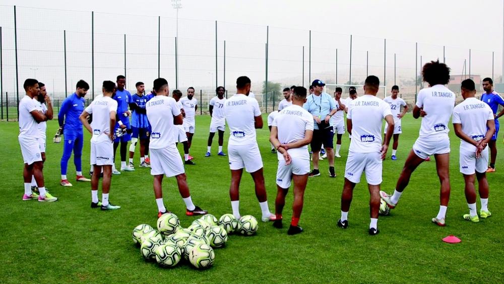 الجامعة تؤكد تأجيل المباريات عند تسجيل الفرق أكثر من 6 إصابات بـ"كورونا"