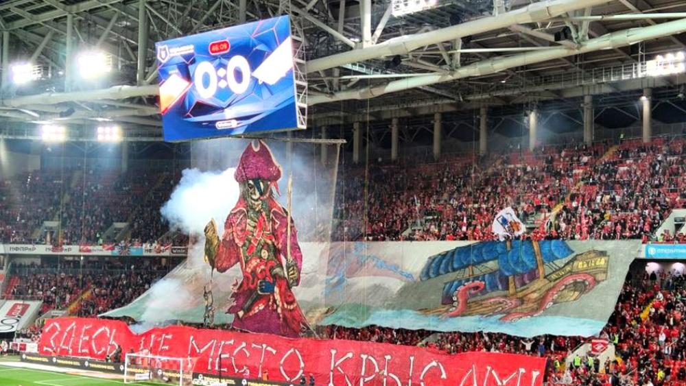 بحضور 30 ألف مشجع اجتازوا جميعًا "اختبارات كورونا" عند بوابة الملعب.. "كلاسيكو روسيا" ينتهي بالتعادل ولوحات رائعة في المدرجات