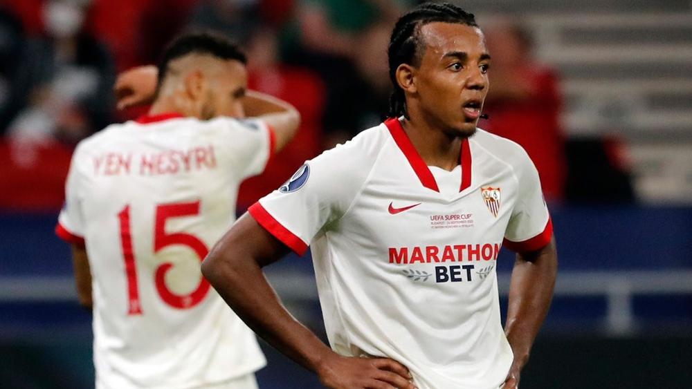 كوندي المصاب بـ"كورونا" سعيد باهتمام مانشستر سيتي به