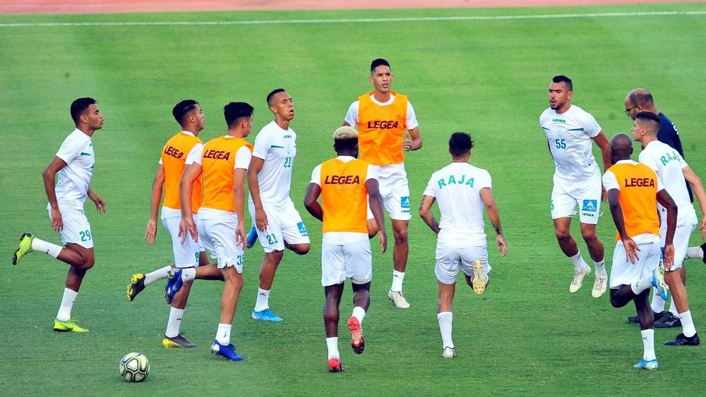 في انتظار نتائج "تحاليل كورونا" الجديدة.. الرجاء الرياضي يعود غدًا إلى التداريب الجماعية استعدادًا للقاء الإياب أمام الزمالك