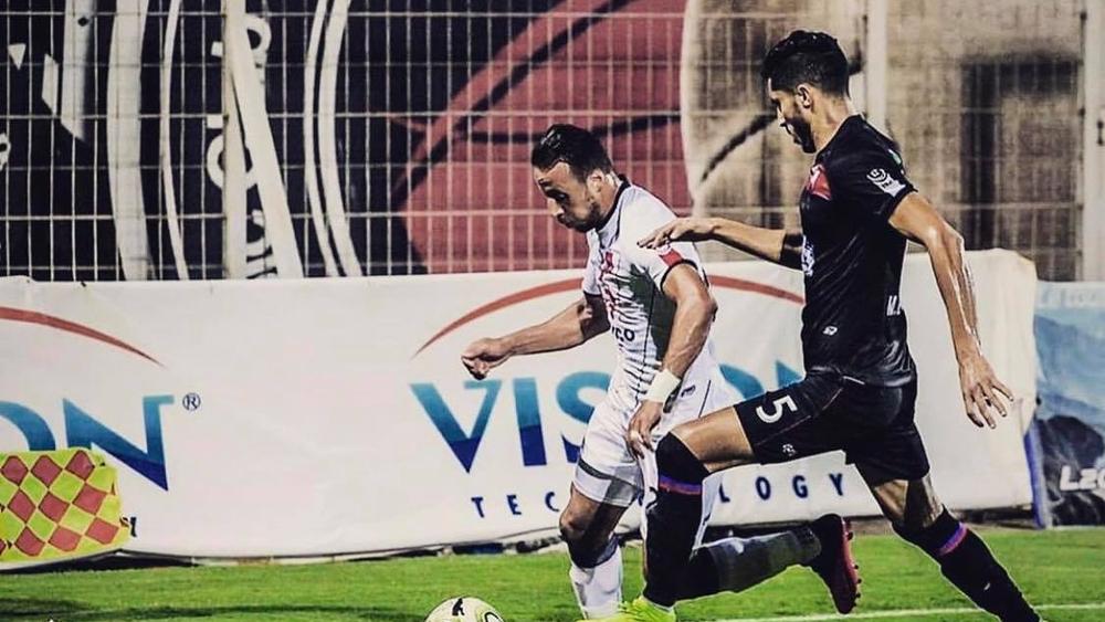 فيروس "كورونا" يمسّ لاعب أولمبيك آسفي الهلالي بعد زيارة لإنجلترا