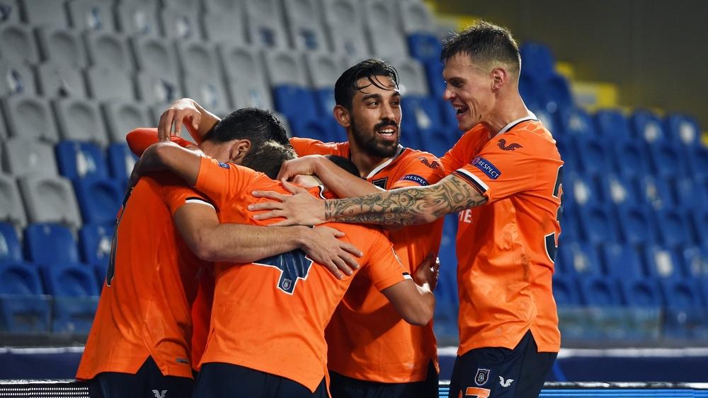 باشاك شهير ينتصر على مانشستر يونايتد