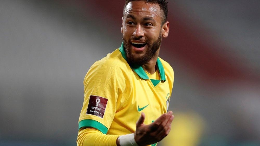 مدرب منتخب البرازيل يبقي على نيمار رغم إصابته