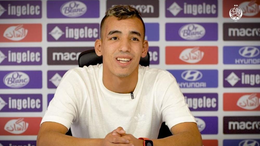 سرغات: "كنت أتابع الوداد منذ الطفولة.. وأسعى للتتويج معه بالألقاب"