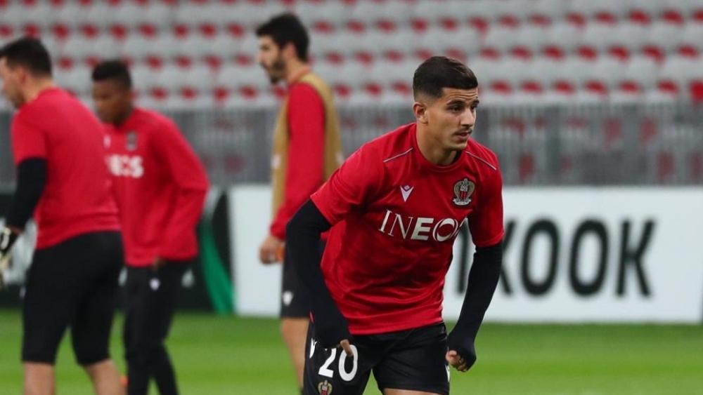 إصابة الجزائري يوسف عطال بفيروس "كورونا"