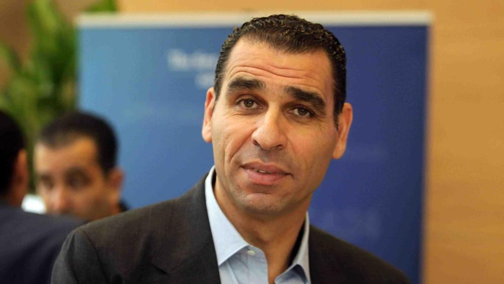 رئيس الاتحاد الجزائري "زطشي" ينوي الترشح لنيل عضوية "الكاف" داخل اللجنة التنفيذية للاتحاد الدولي (الفيفا)