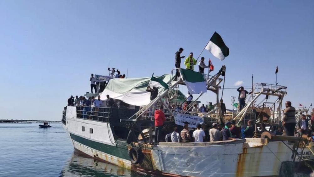 خطوة "غير متوقعة".. لاعبو وأنصار "هلال الشابة" التونسي يلجؤون لـ"هجرة جماعية عبر القوارب" احتجاجا على قرار تجميد نشاط النادي!